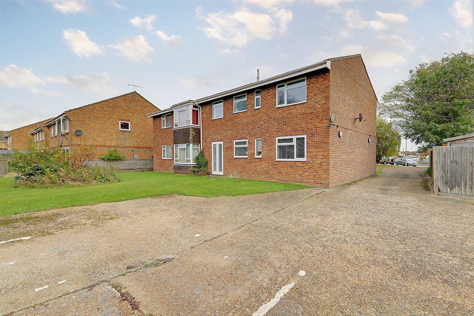 Flat | Castle Court, Castle Road, Worthing, BN13 | For Sale